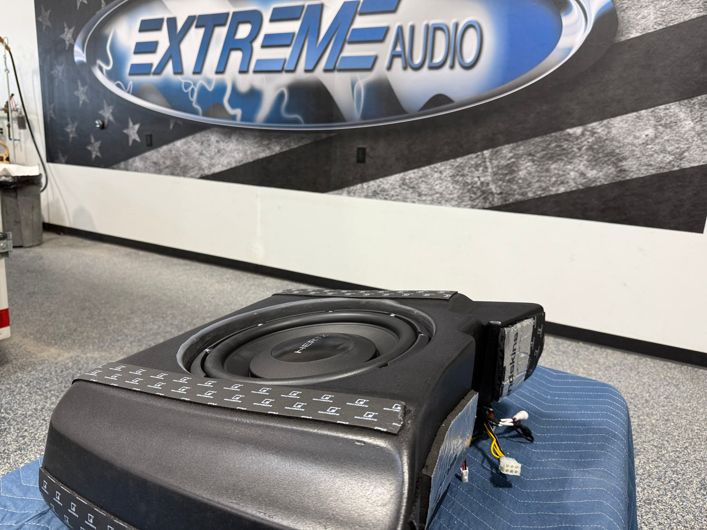Drop-in SUBWOOFER for Chopped Tour-Pak Kit | Harley Davidson® Motorcycles (1998-2024+))
